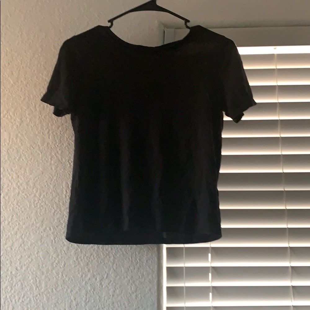 H & M black crop top (size xs)